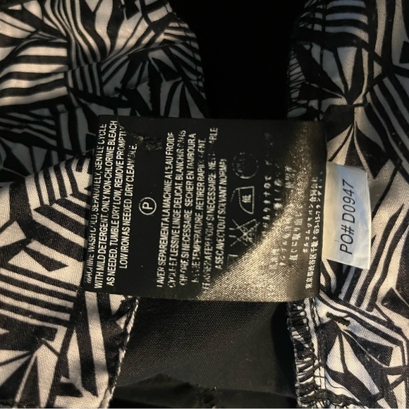 Volcom Frochickie 5” Shorts Lower Rise Size Medium Australian 12 Classic Black - Picture 7 of 14